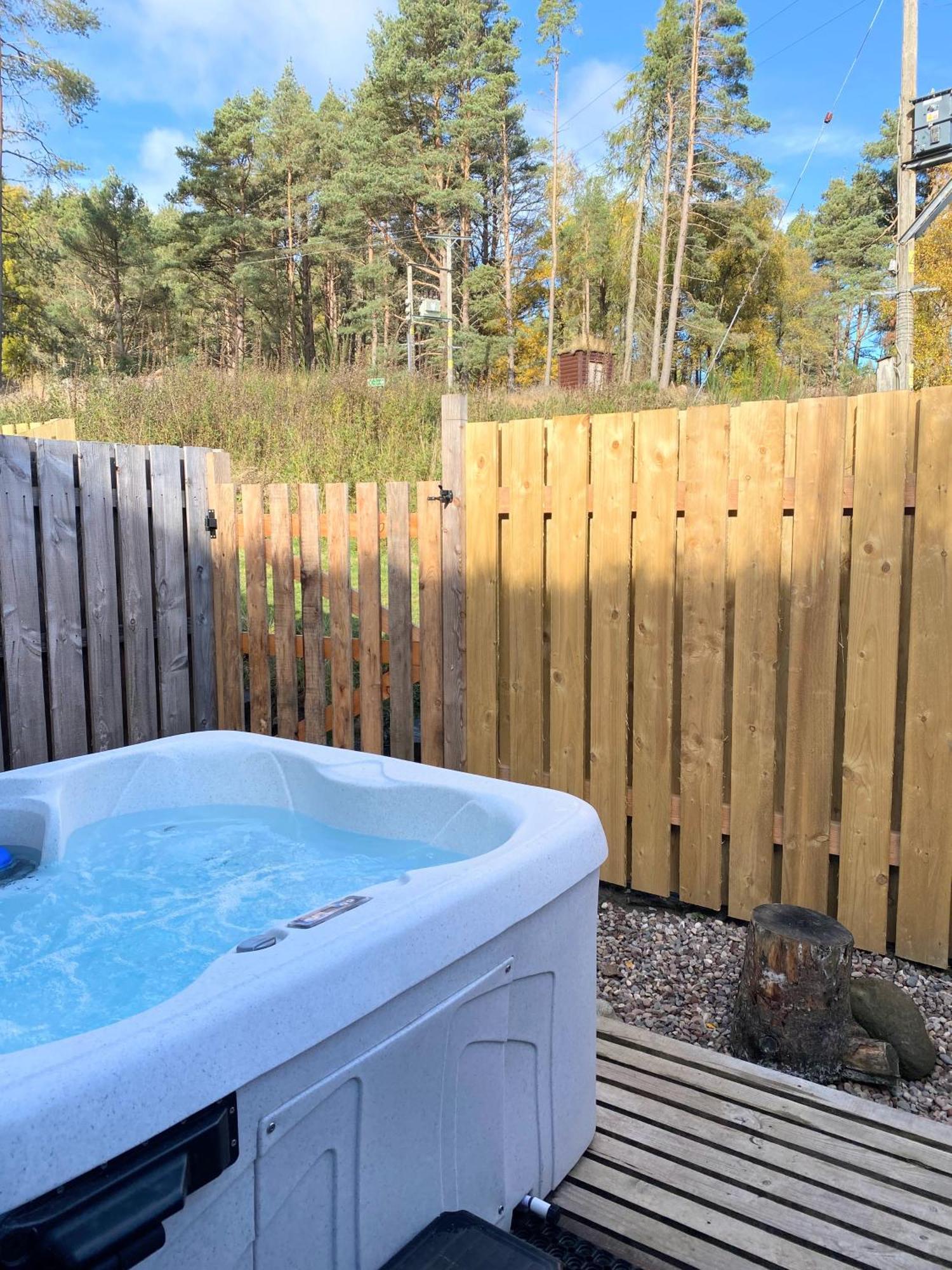 Kaoglen-Spruce-Hot Tub-Forrest Setting-Pet Friendly Balnald Exterior foto